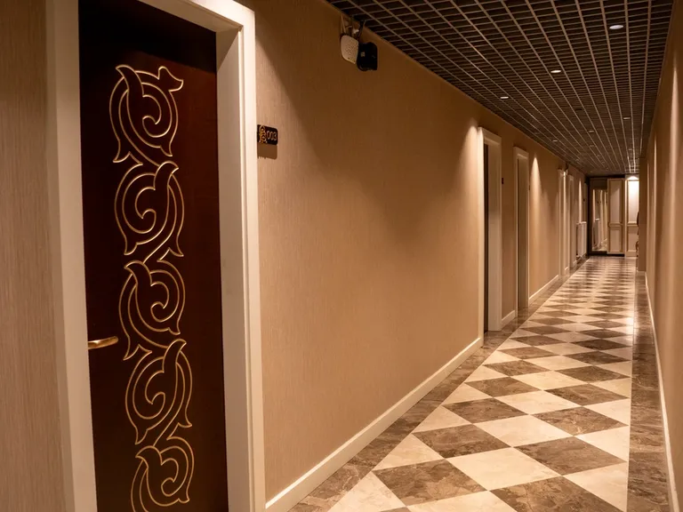 Kronos Hotel iç mekânı