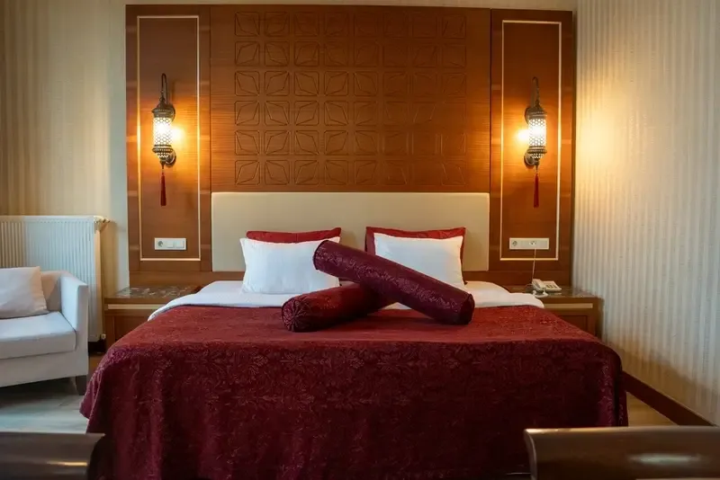 Kronos Hotel suit oda